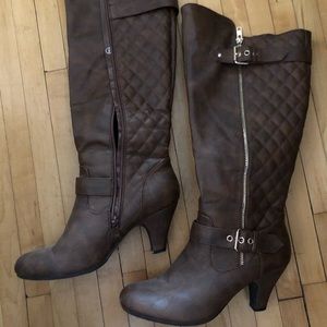 Brown Boots w/ Small Heel